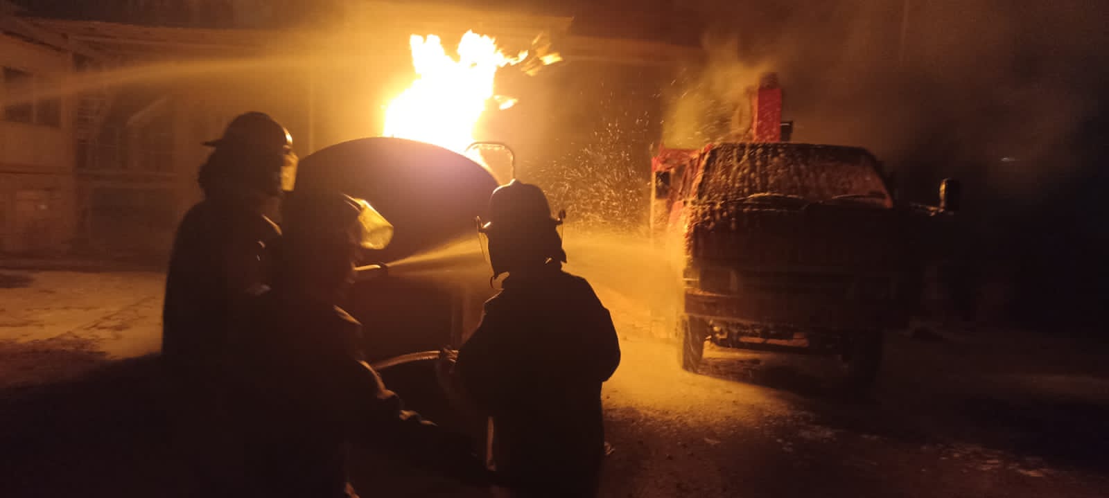Truk sbs terbakar.
