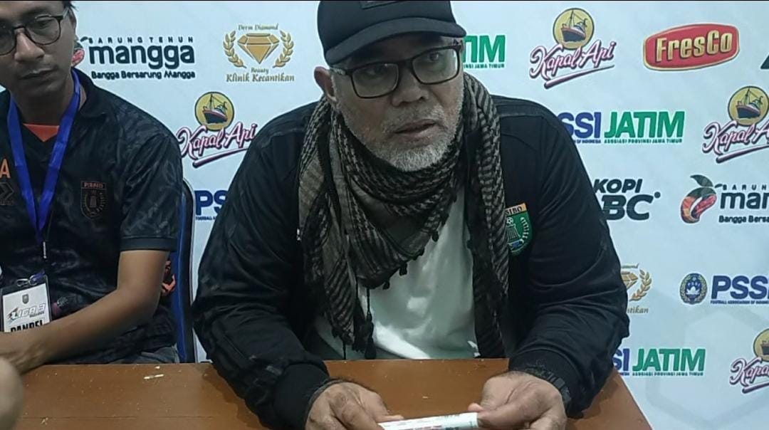 Pelatih Persibo.