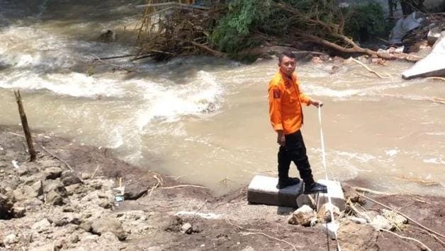 Waduk Tirto Agung Jebol.