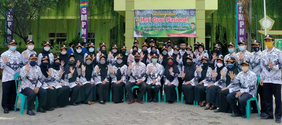 Guru Bojonegoro.