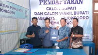 IMG_20240503_151203 Sekretaris DPD PAN Bojonegoro, Sampurno serahkan formulir ke Edi Sampurno.