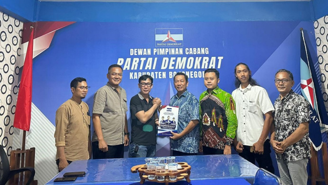 Edi Sampurno ketika daftar bacabup ke Partai Demokrat Bojonegoro.