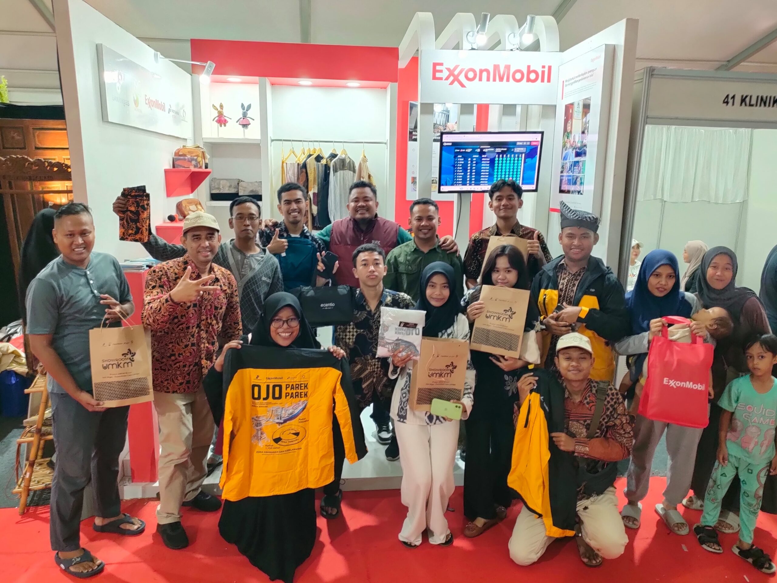 Festival Batik Daerah.