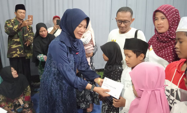 Sekda Nurul Azizah santuni anak yatim.
