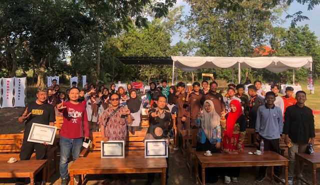 Kemah festival merdeka literasi Forum TBM Kabupaten Bojonegoro.