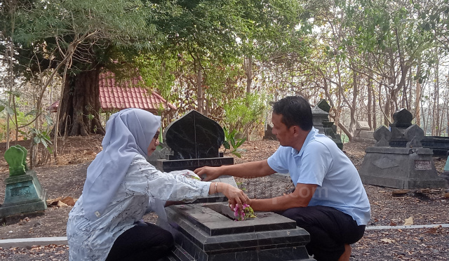 Bacabup Setyo Wahono Ziarah.
