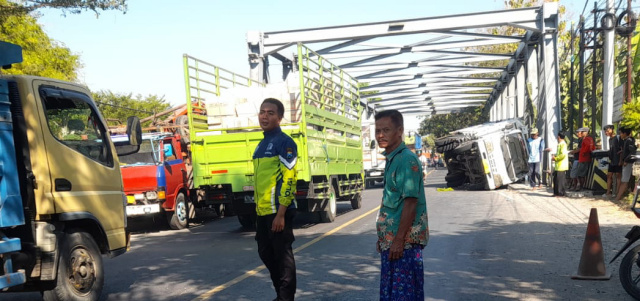 Lakalantas di Jembatan Kalitidu