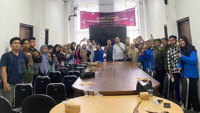 KPU bersama Kopri PMII Bojonegoro menggelar sosialisasi pemilih pemula.