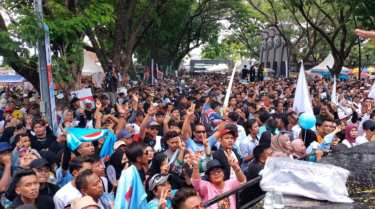 Kampanye akbar Wahono-Nurul.