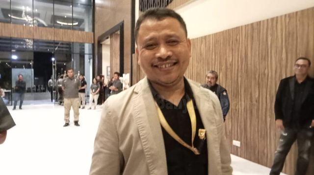 Komisioner KPU Bojonegoro Koordiv Sosdiklih, Parmas, dan SDM, Waryono.
