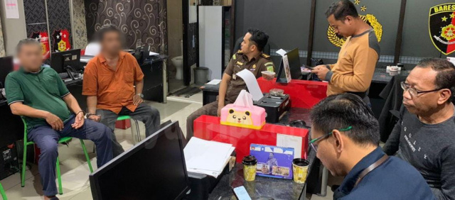 Oknum wartawan peras kontraktor.