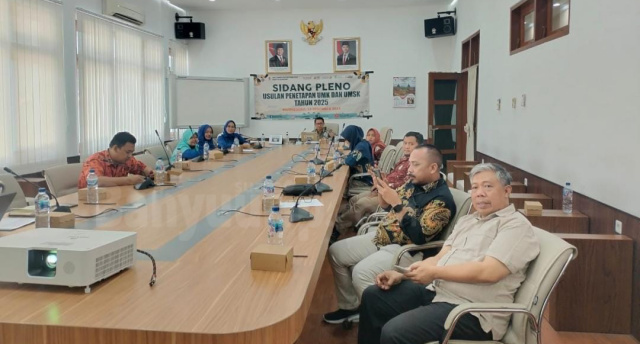 Sidang pleno usulan UMK 2025.