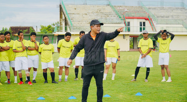 Para peserta serius mengikuti sejumlah materi kepelatihan dari Coach Fakhri Husaini dan Coach Joko Susilo.