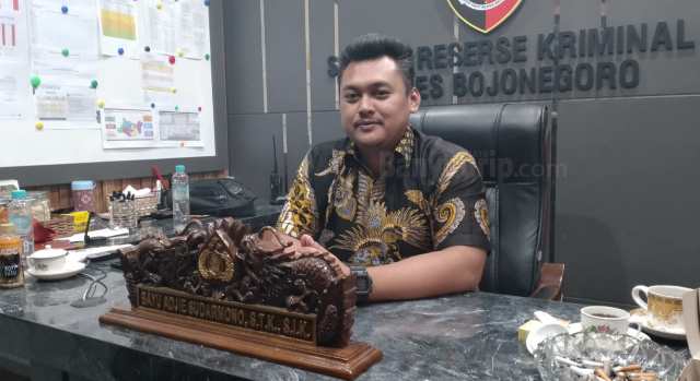 Kasatreskrim Polres Bojonegoro, AKP Bayu Adjie Sudarmono di ruang kerja.