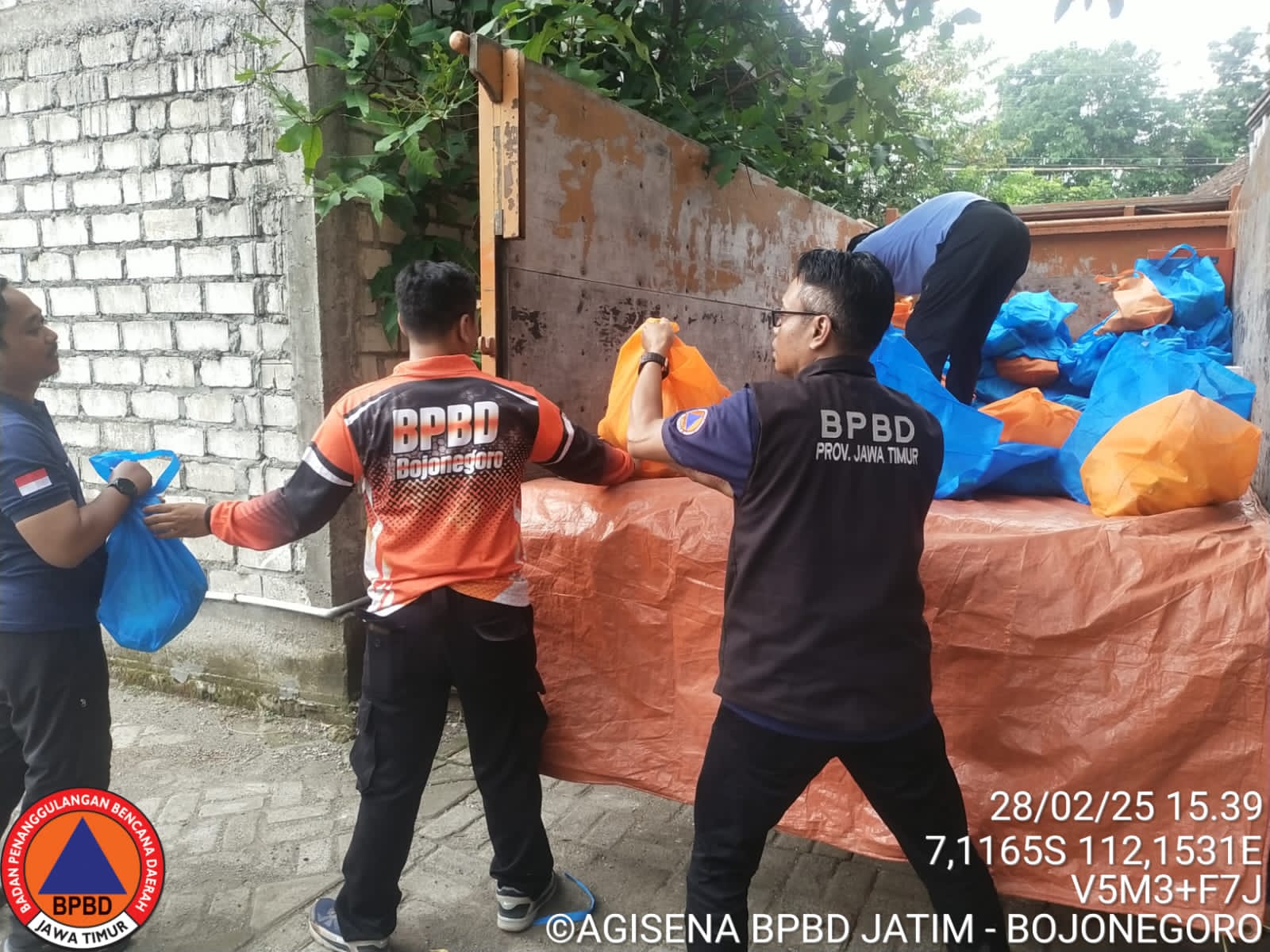 Banjir bengawan solo.