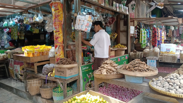 Harga bahan pokok naik