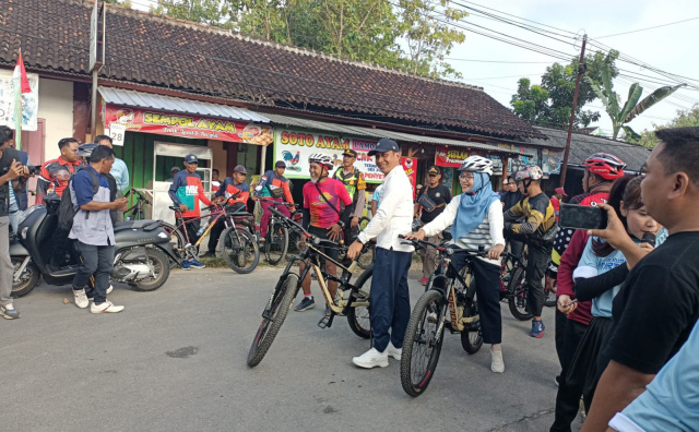 Bupati Setyo Wahono gowes bareng