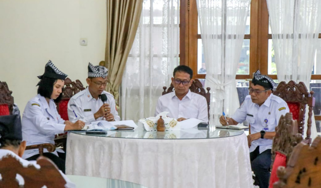 Bupati Setyo Wahono