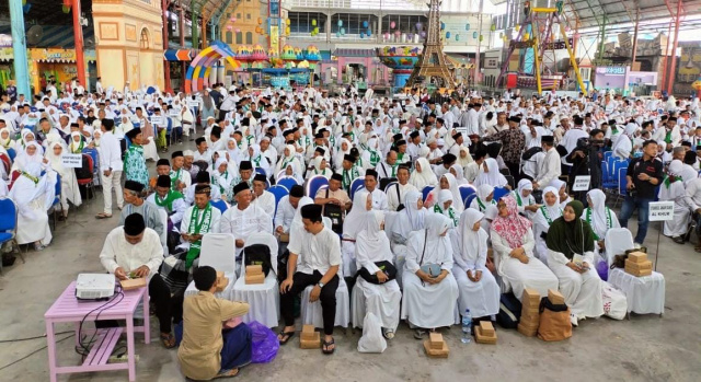 Calon jemaah haji ikuti manasik