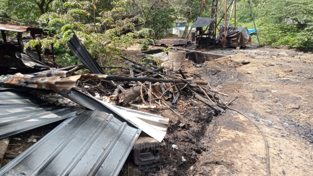 Rumah istirahat sumur tua terbakar