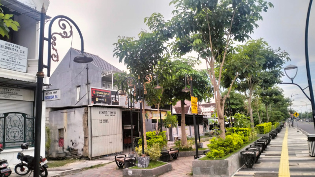 Lampu penerangan di Jalan Thamrin Bojonegoro lenyap.