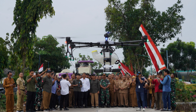 Peluncuran drone pertanian