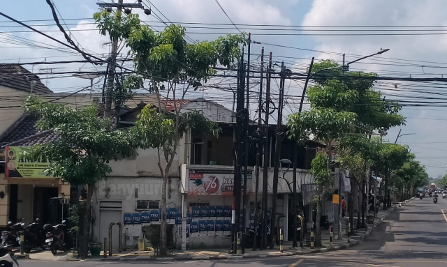 Kabel internet semrawut