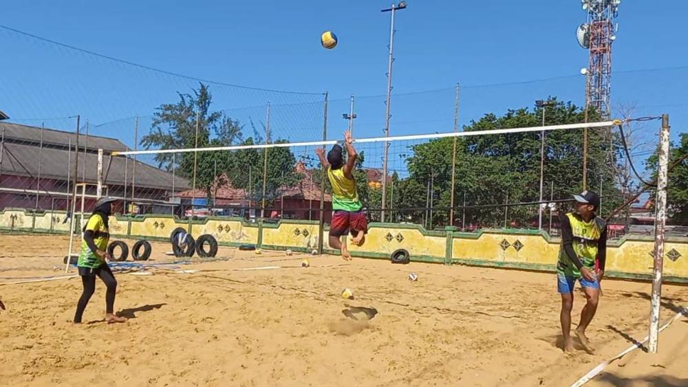 Voli pantai Porprov Jatim 2025.