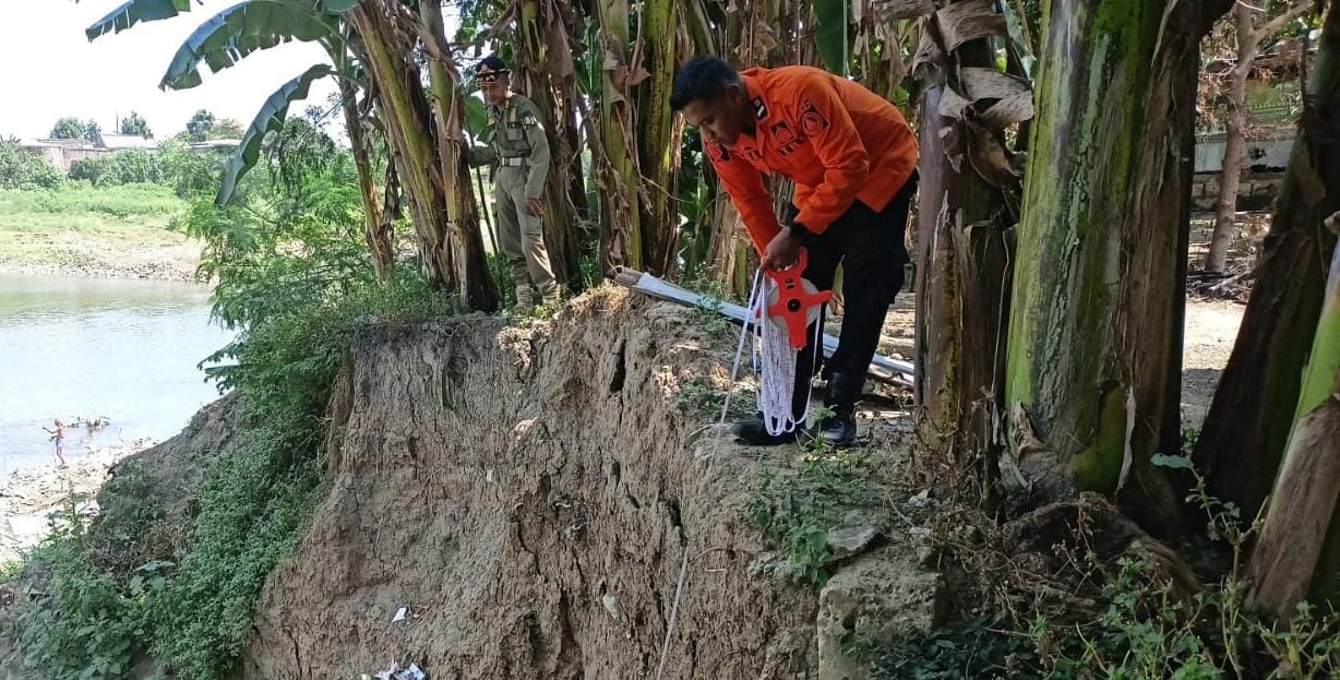 Longsor bengawan solo bojonegoro.