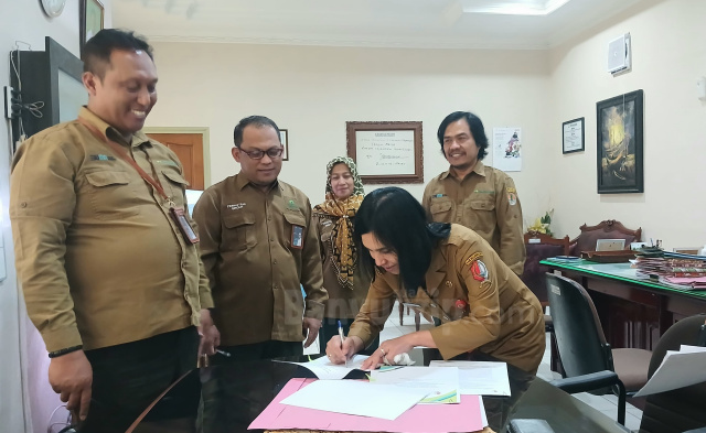 Perhutani dan Pemkab teken kerja sama.