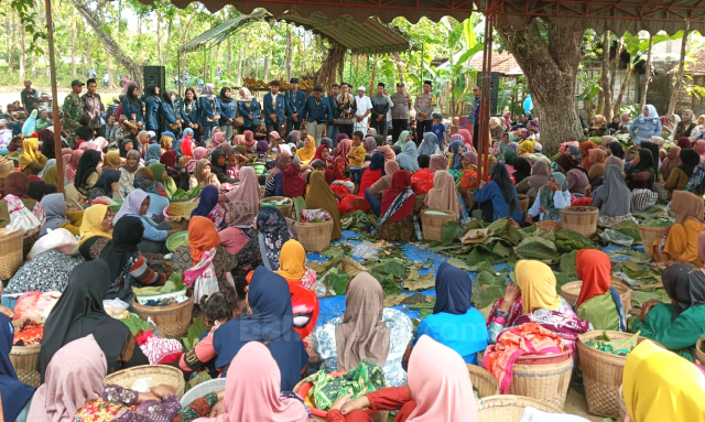 Sedekah bumi Sendang Ngembak