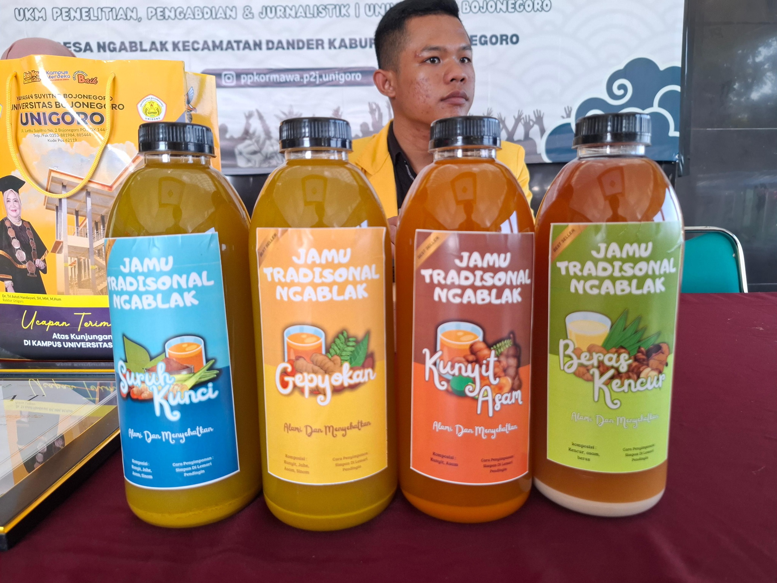 Produksi jamu ngablak.