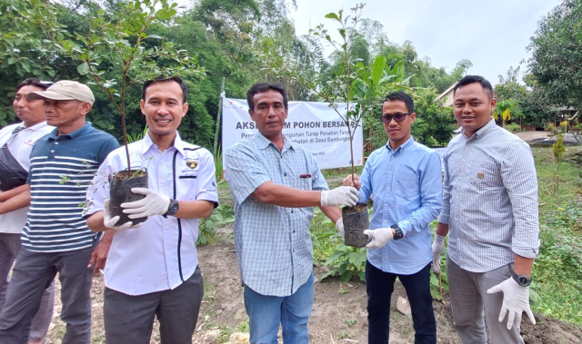 Almarhum Kades Sapani.