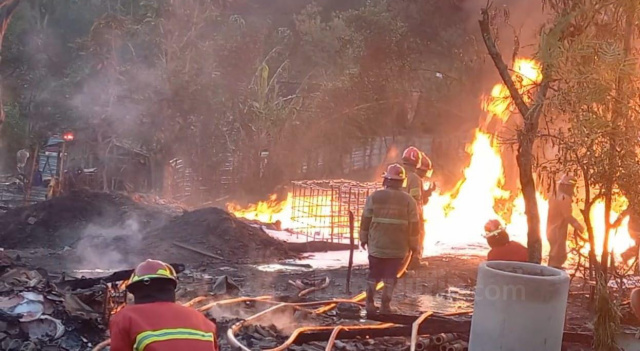 Sumur tradisional terbakar