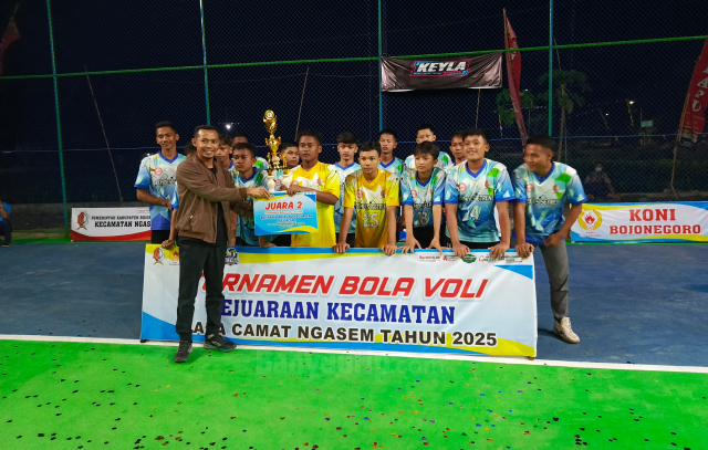 Turnamen voli piala Camat Ngasem