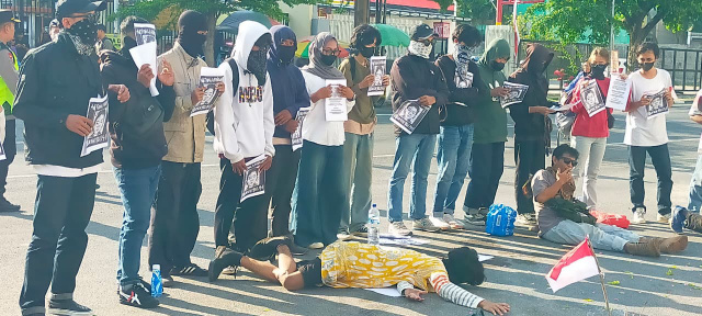 Aksi damai Kolektif Bojonegoro Melawan.