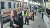 IMG_20250905_170312 Penumpang KA di Stasiun Bojonegoro.