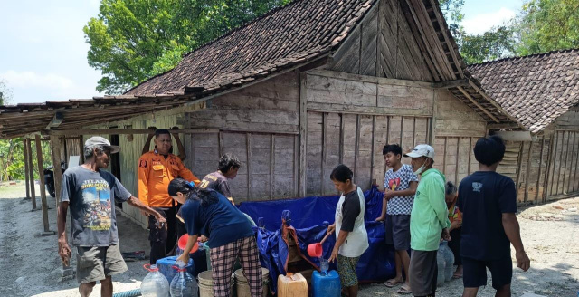 BPBD Bojonegoro dropping air