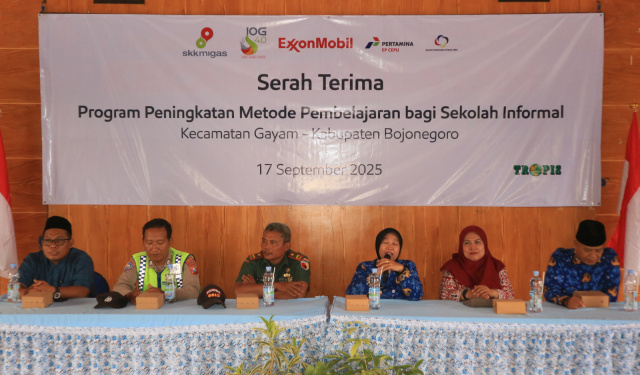 EMCL dan Tropis Serah Terimakan Program