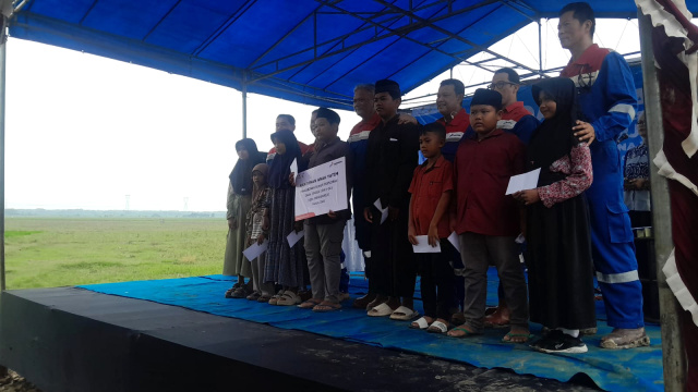 Pertamina EP Cepu santuni anak yatim. ‎
