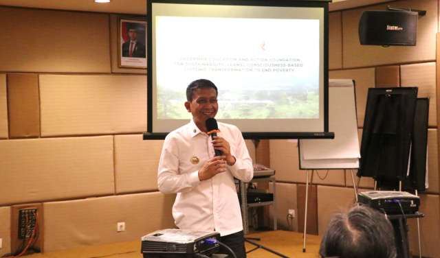 Bupati Setyo Wahono