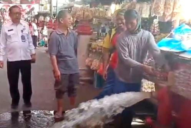 Direktur Perumda Air Minum Tirta Lestari Tuban, Slamet Riyadi SH.