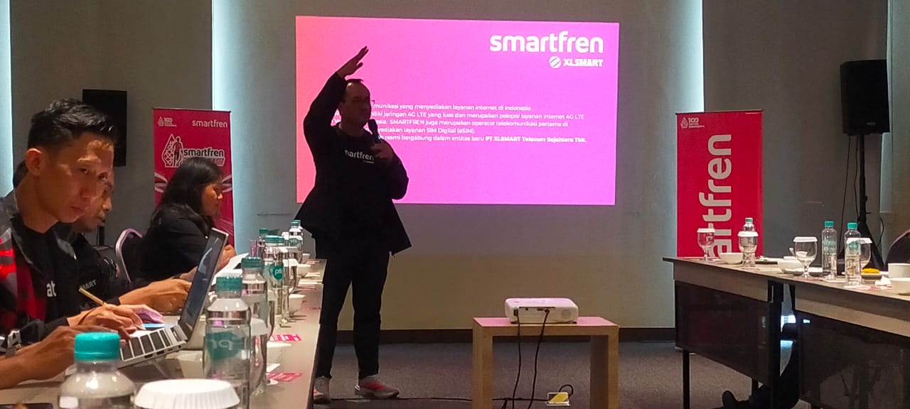 Smartfren.