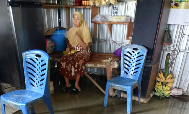 Warung di Sudu kebanjiran