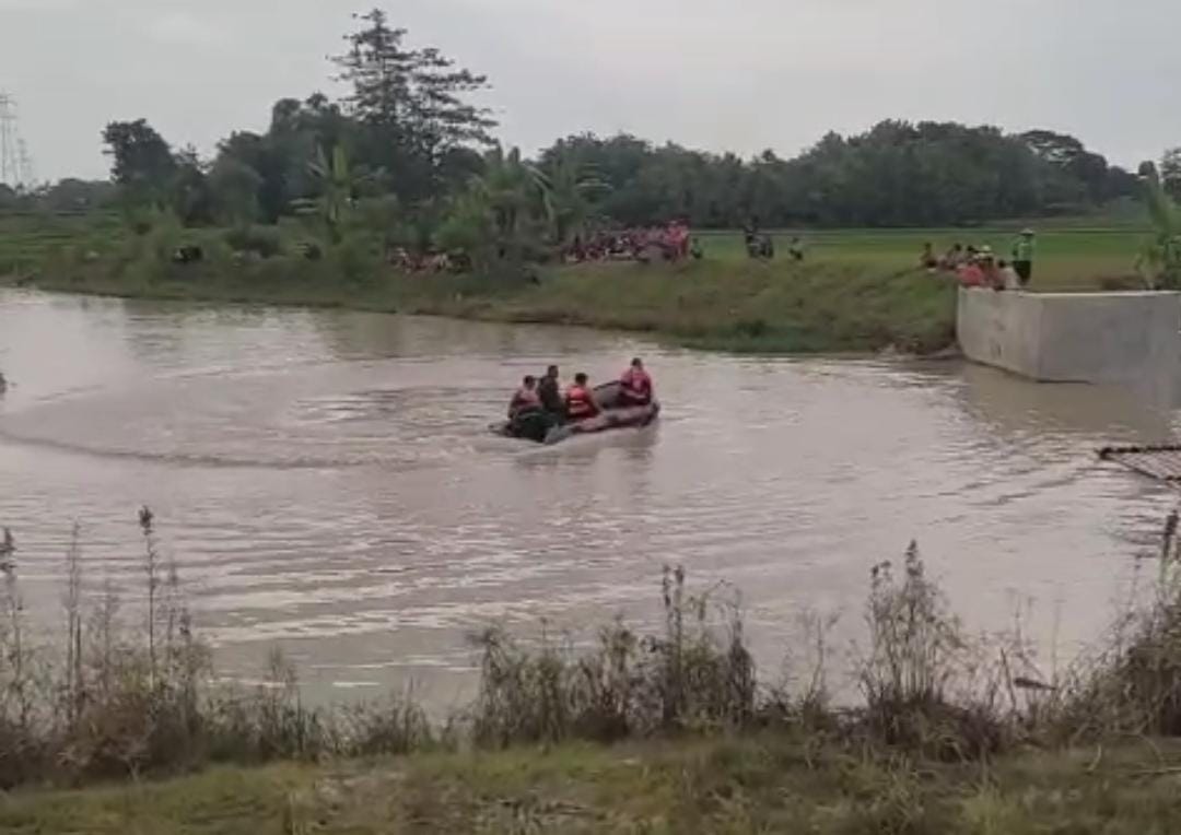 Remaja Gayam tenggelam. Remaja Gayam tenggelam.