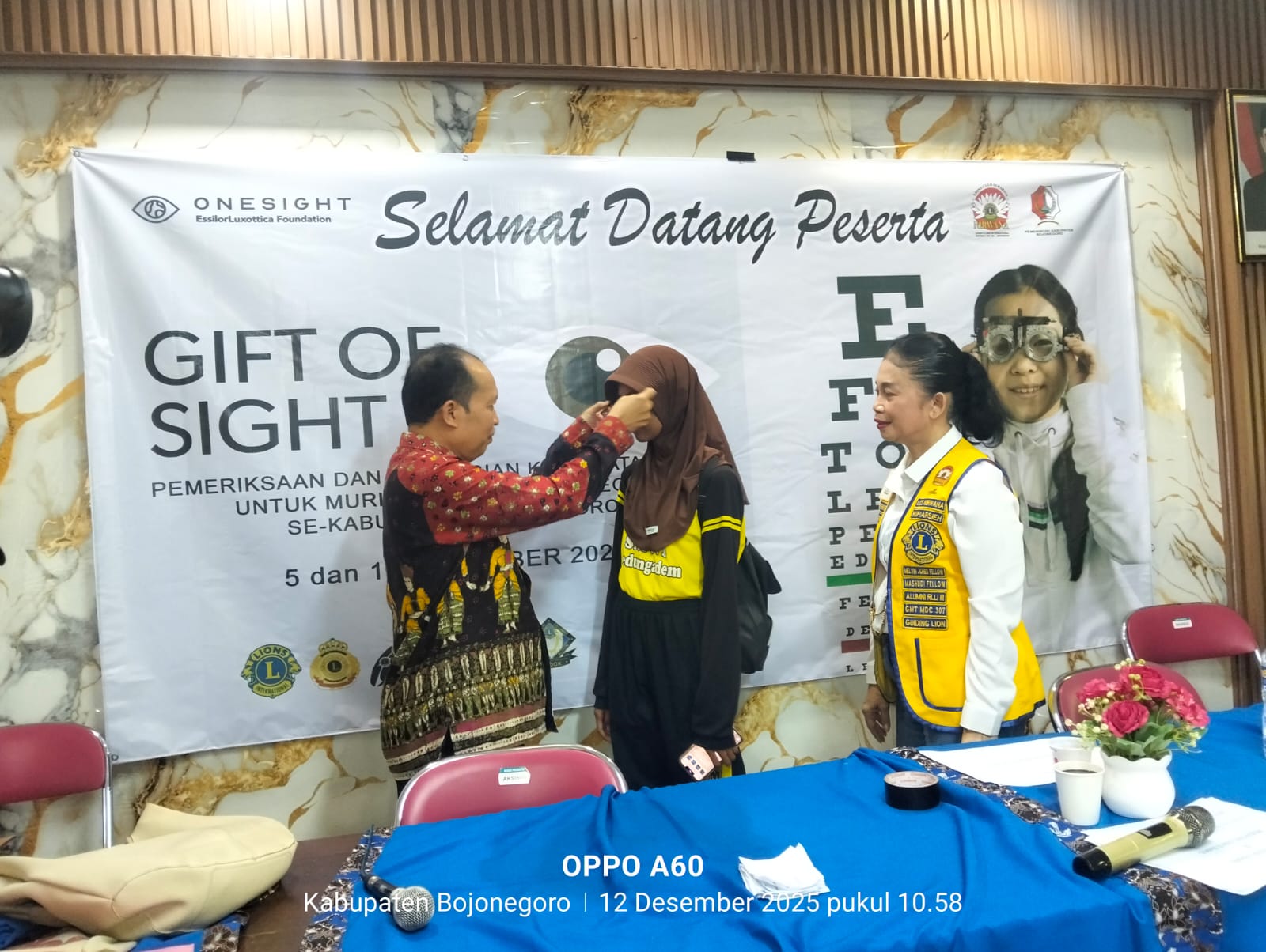 Kacamata gratis untuk pelajar SMP Bojonegoro.