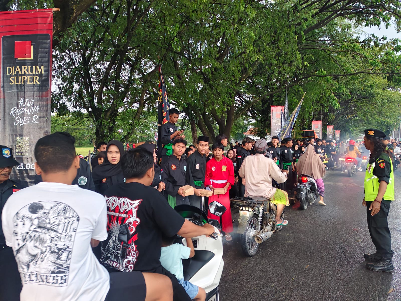 Pagar Nusa bagi takjil.