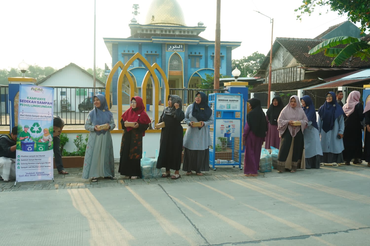 Sedakah sampah.