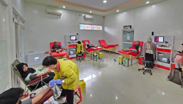 Donor darah berhadiah