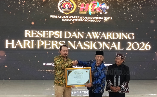 Wahyu Subakdiono terima penghargaan